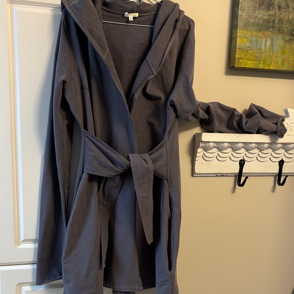 SKIN. cotton tie robe. L